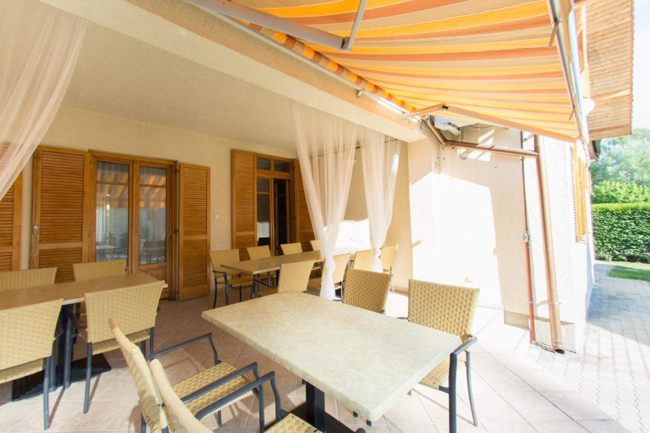 Villa Oliva Boutique Rooms Zamárdi Exterior foto